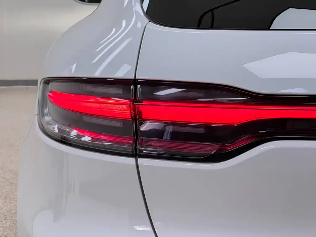 Porsche Macan 2021 — фото 15