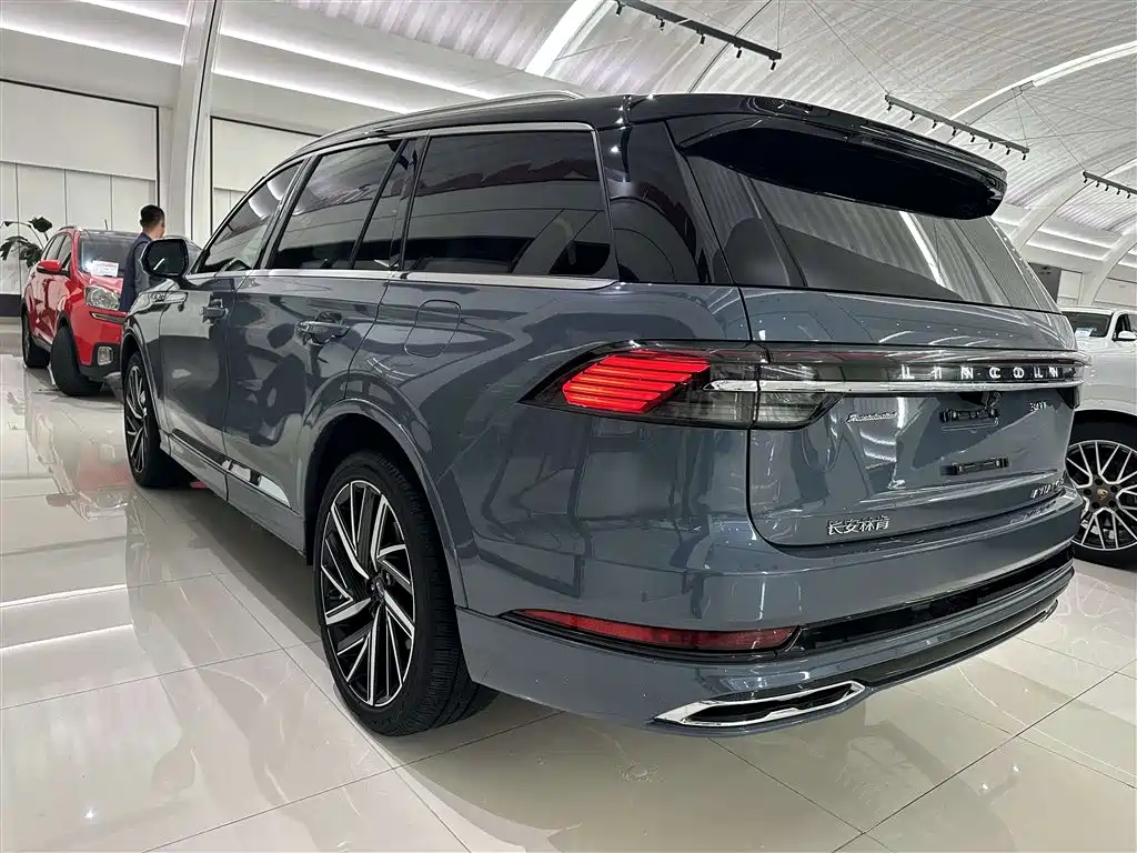 Lincoln Aviator 2025 — фото 20