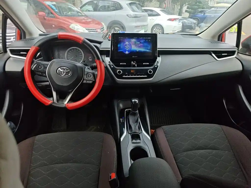 Toyota Corolla 2019 — фото 10