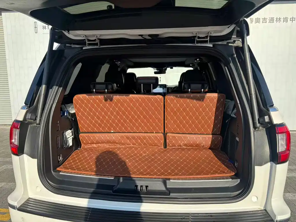 Lincoln Navigator 2018 — фото 8