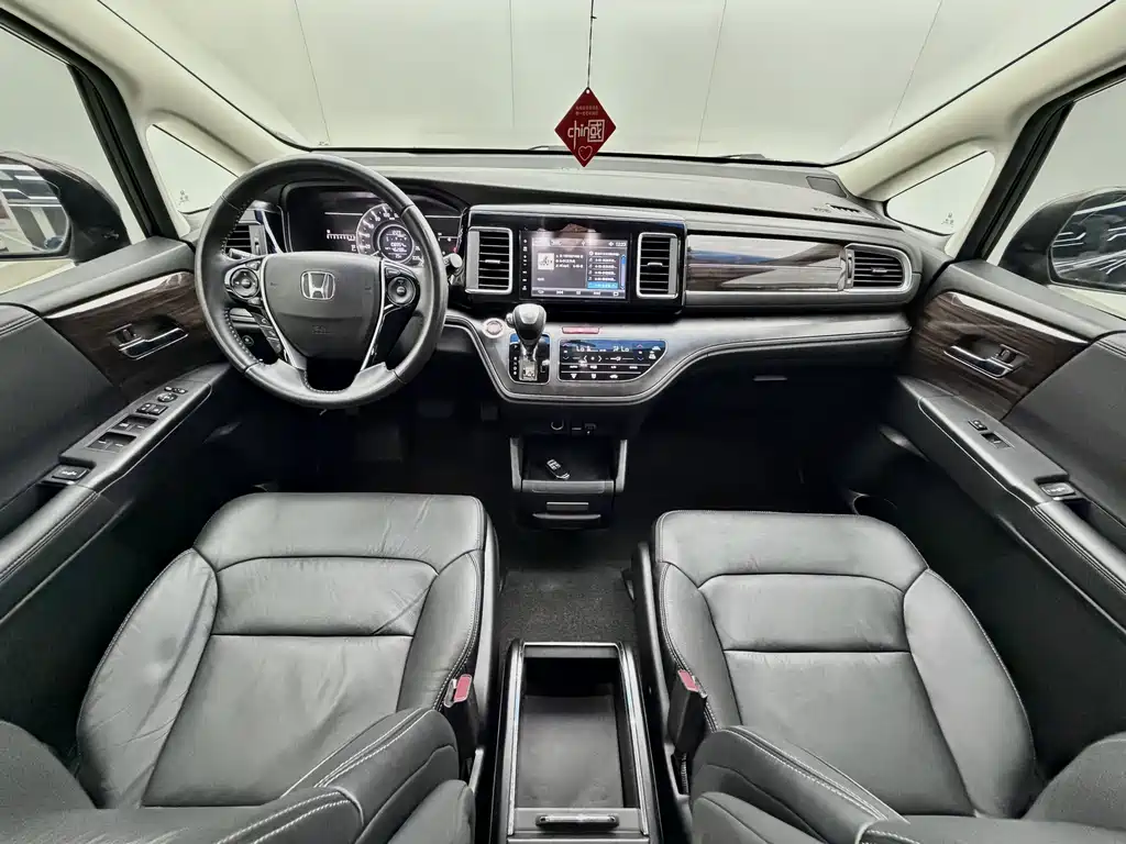 Honda Elysion 2018 — фото 13