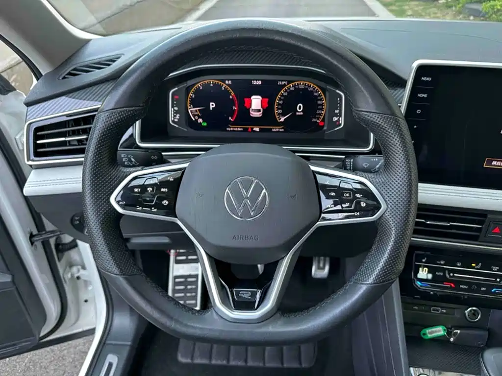 Volkswagen Tiguan L 2022 — фото 15