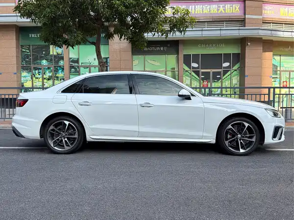 Audi A4L 2020