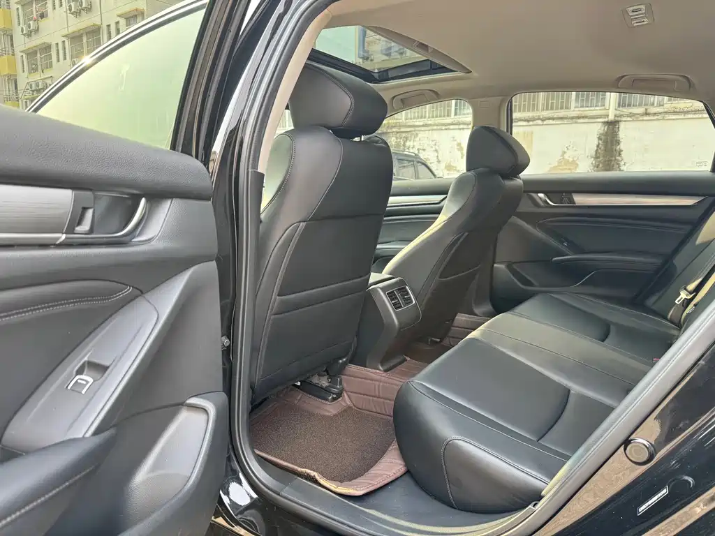 Honda Accord 2021 — фото 10