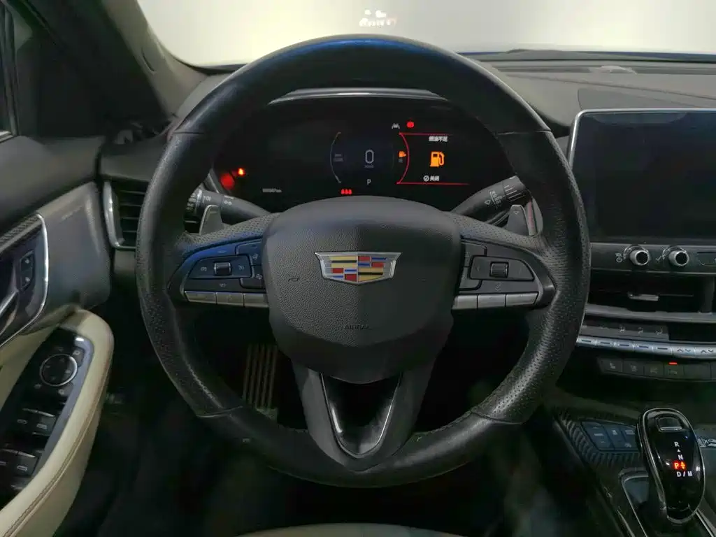 Cadillac CT5 2022 — фото 11