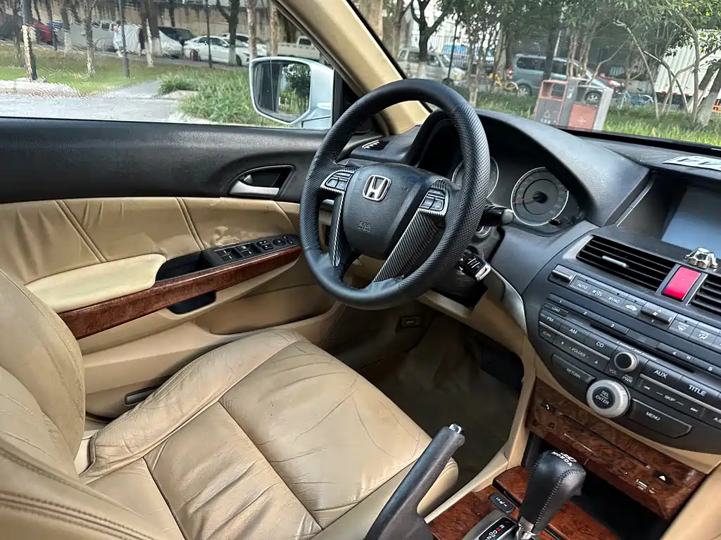 Honda Accord 2012 — фото 17