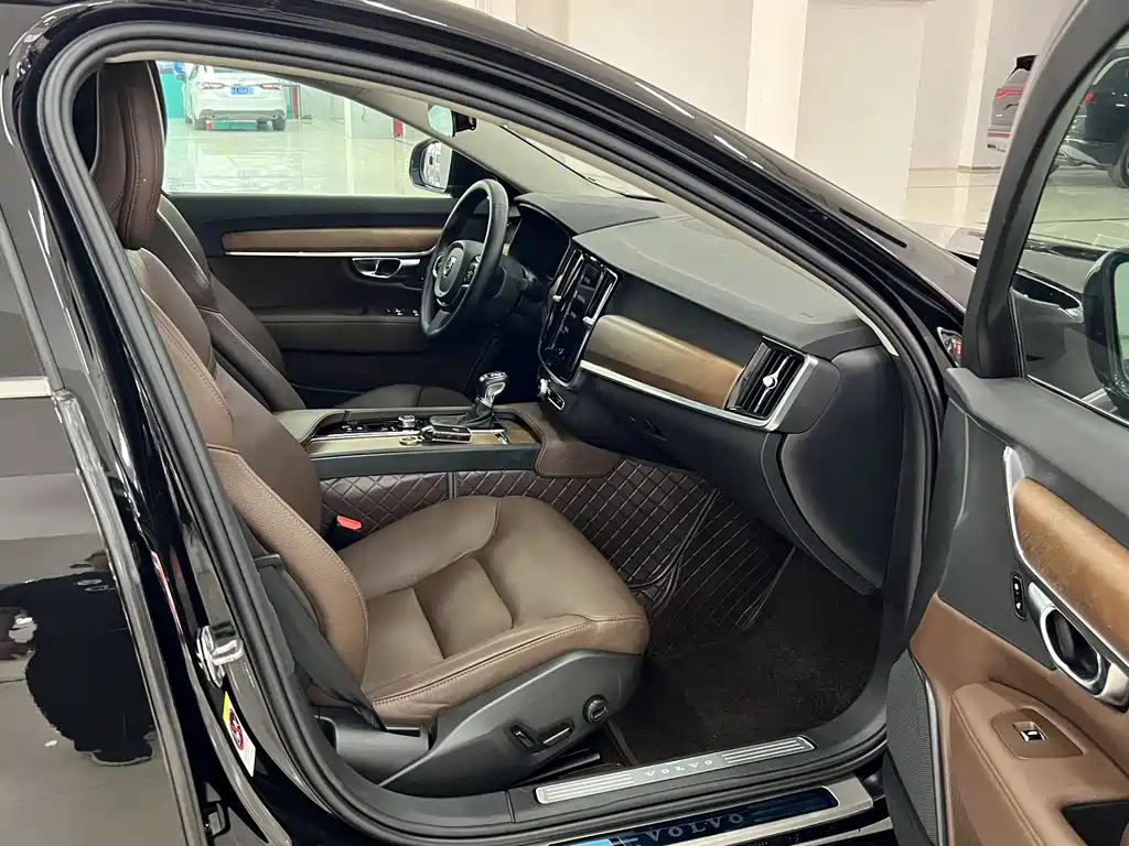 Volvo S90 2020 — фото 10