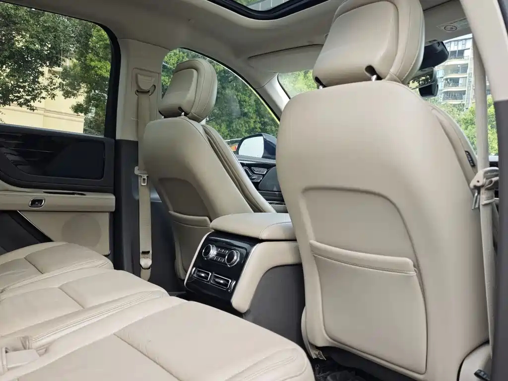Lincoln Aviator 2020 — фото 13