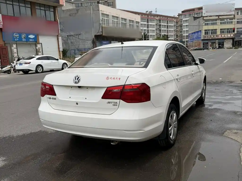 Volkswagen Jetta 2016 — фото 17