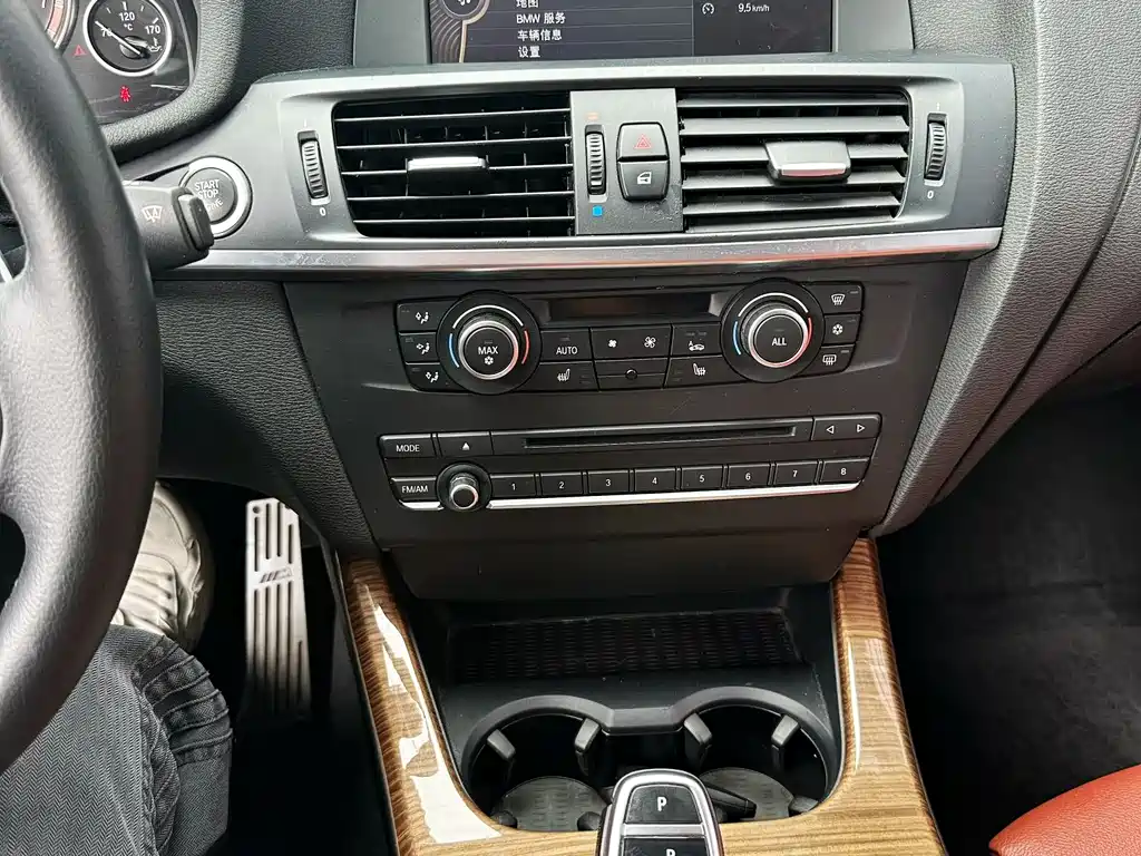 BMW X3 2012 — фото 14