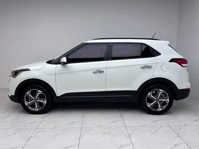 Hyundai ix25 2018 — фото 6