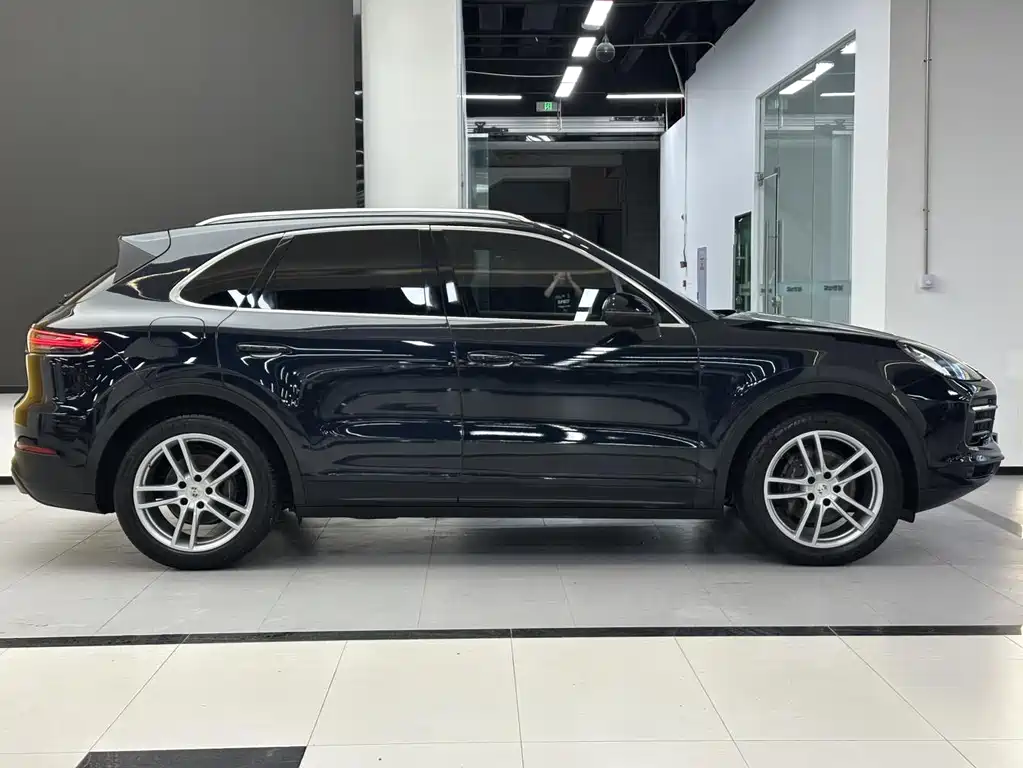 Porsche Cayenne 2020 — фото 3