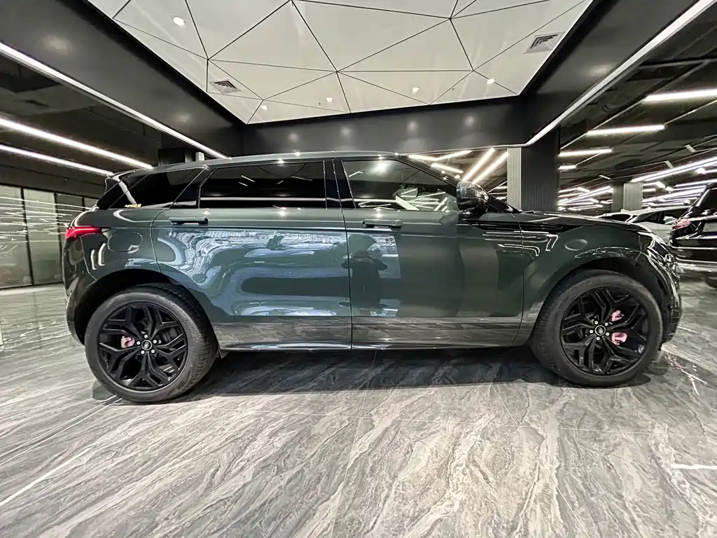 Land Rover Evoque 2023 — фото 4