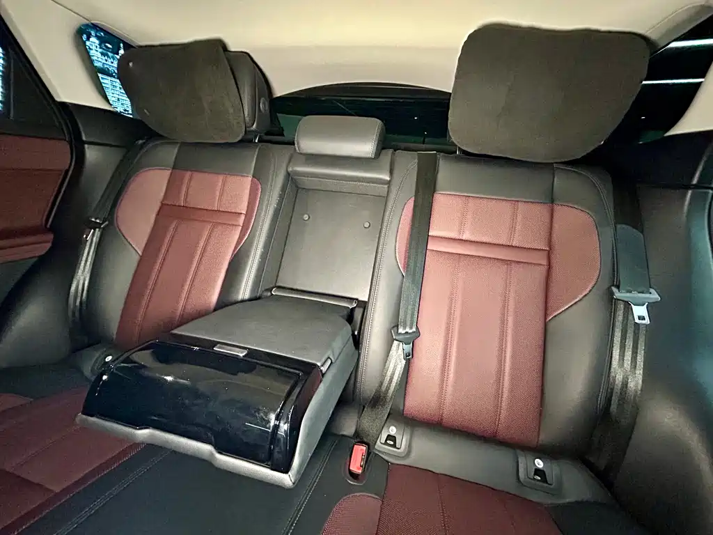 Land Rover Evoque 2023 — фото 24
