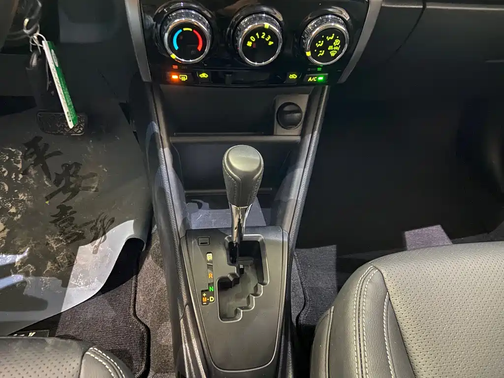 Toyota Yaris L 2023 — фото 21