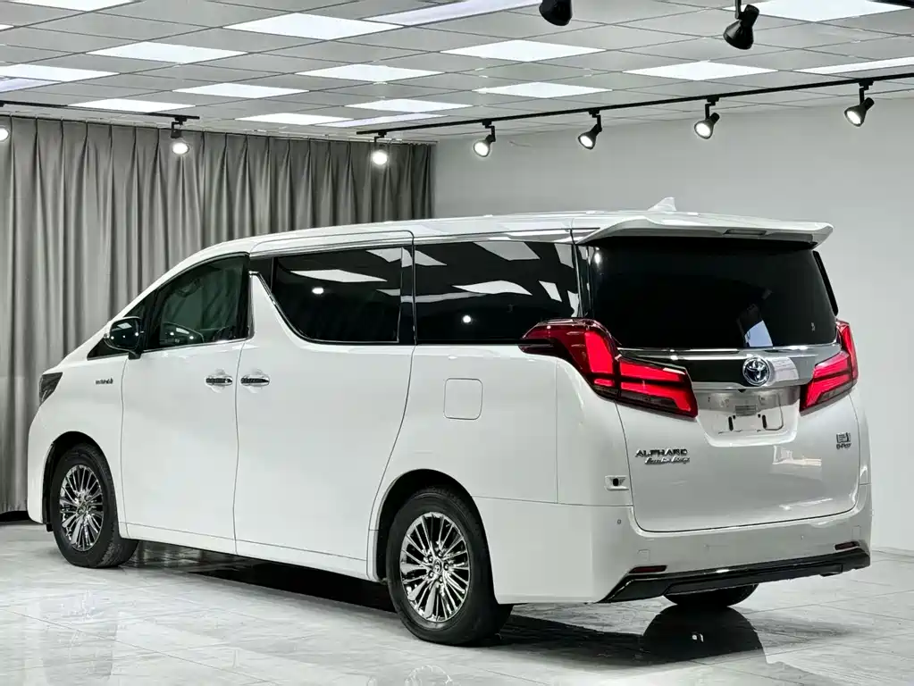 Toyota Alphard 2020 — фото 11