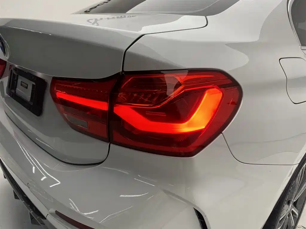 BMW 1 Series 2021 — фото 10