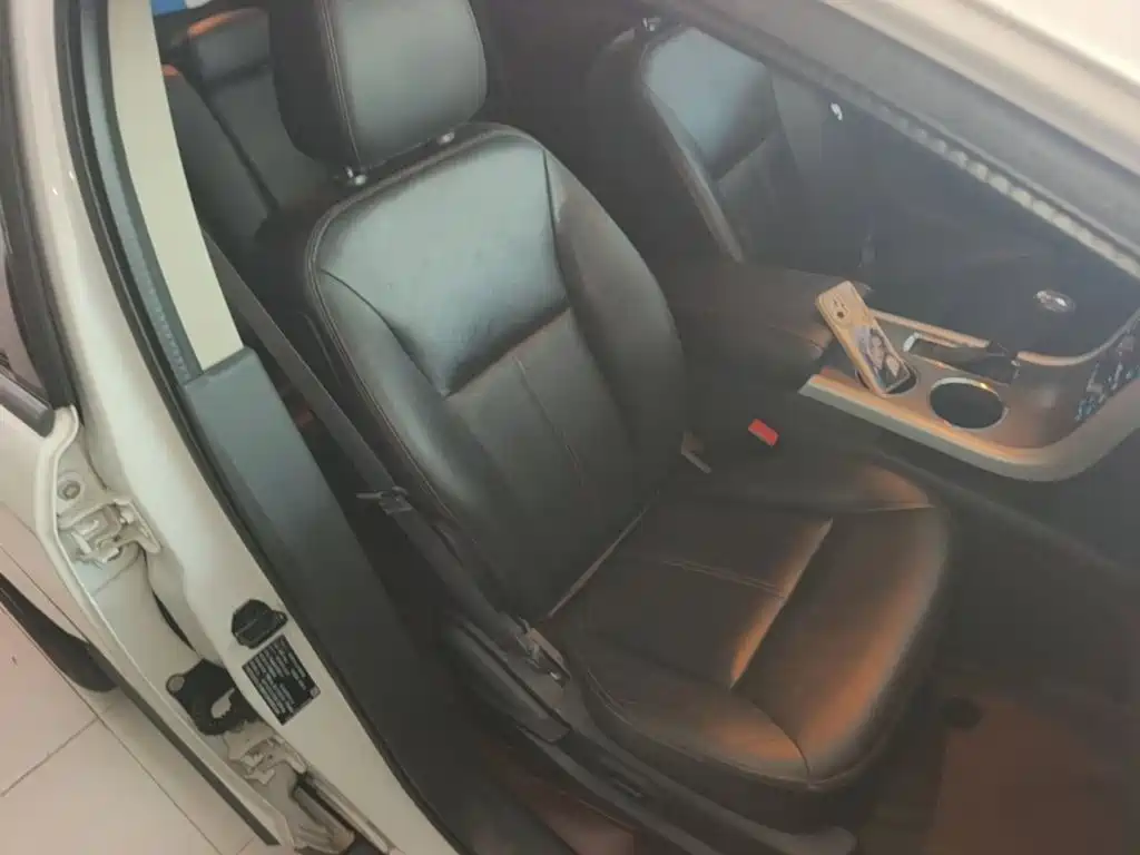 Ford Edge 2015 — фото 25