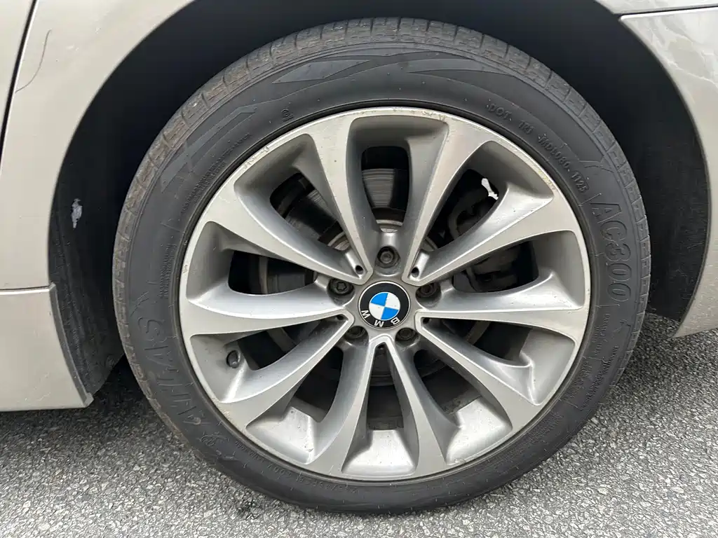 BMW 5 Series 2016 — фото 21