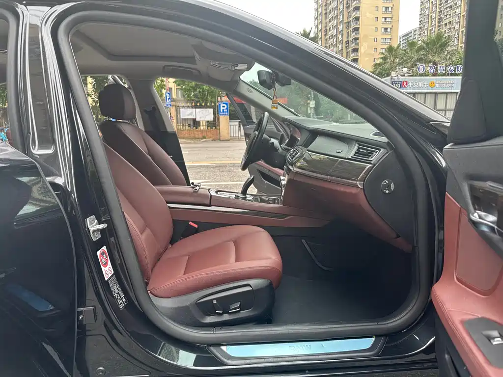 BMW 7 Series 2015 — фото 20