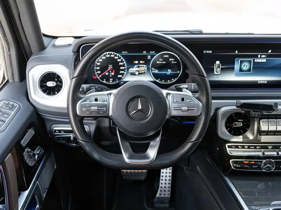 Mercedes-Benz G-Class 2023 — фото 15