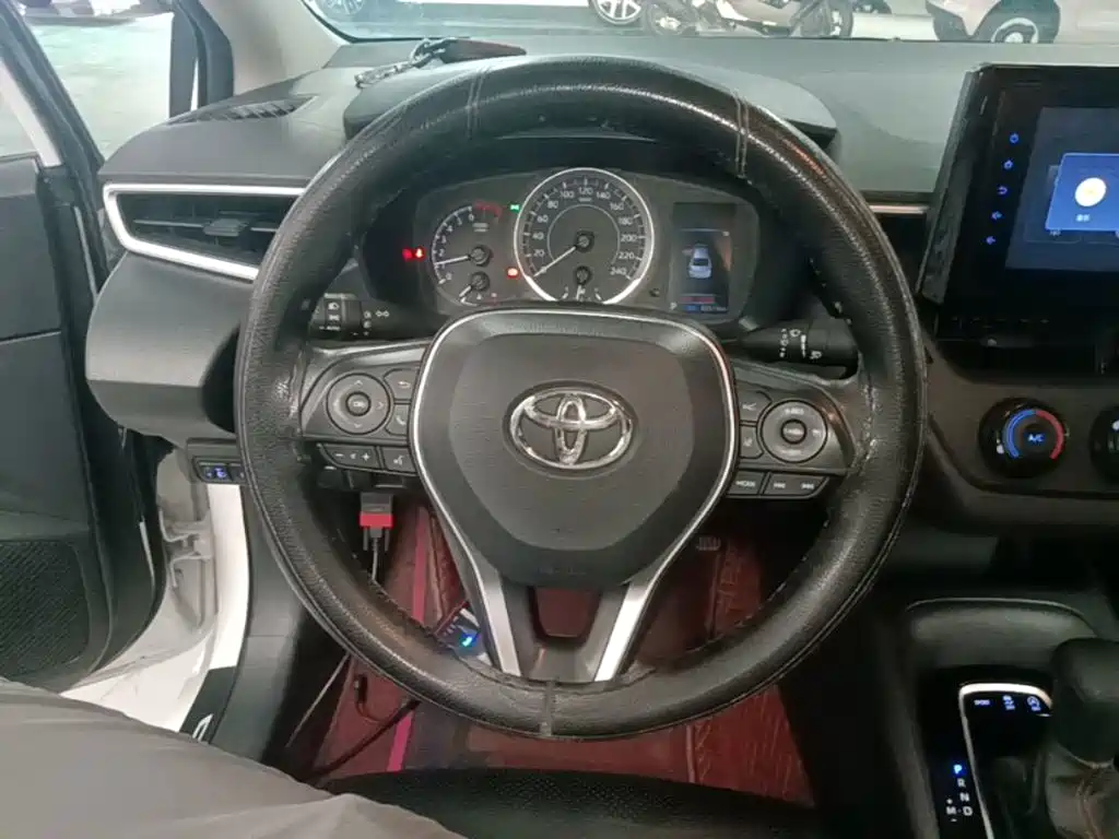 Toyota Corolla 2022 — фото 11