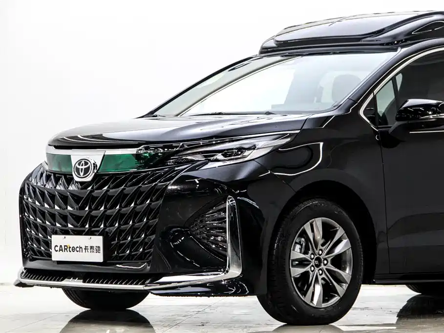 Toyota Sienna — фото 33