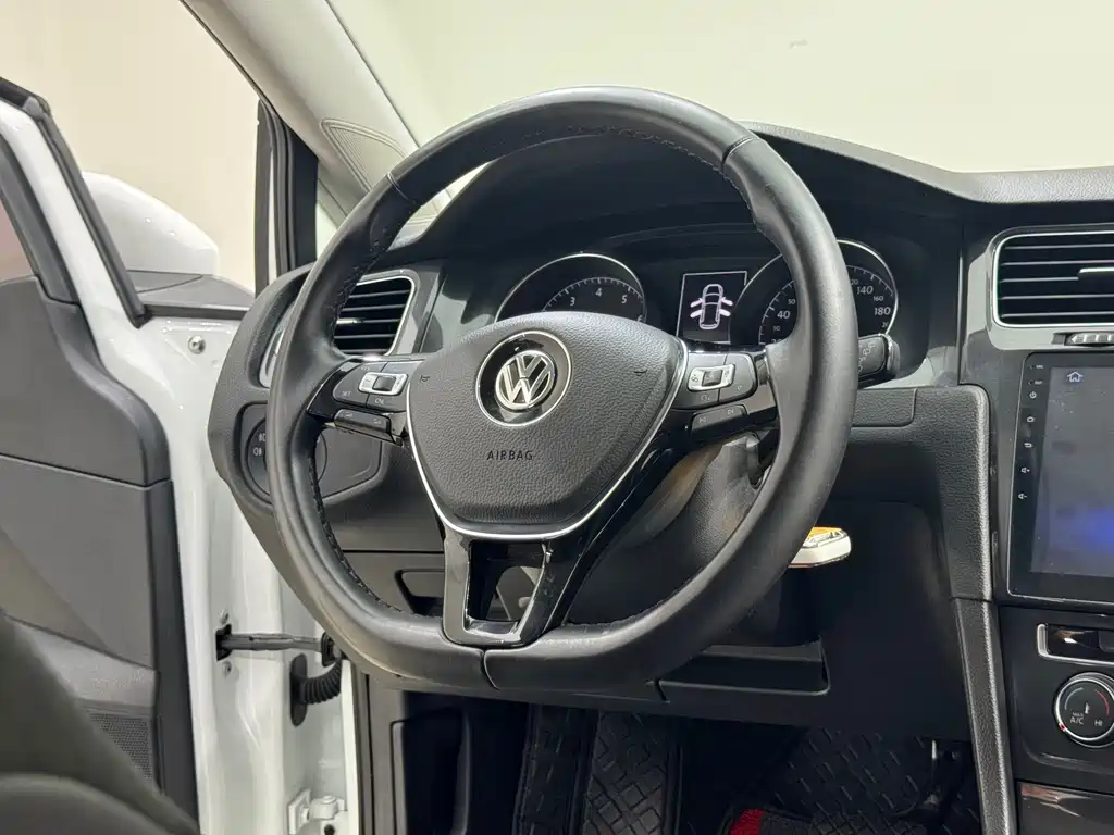 Volkswagen Golf 2018 — фото 16