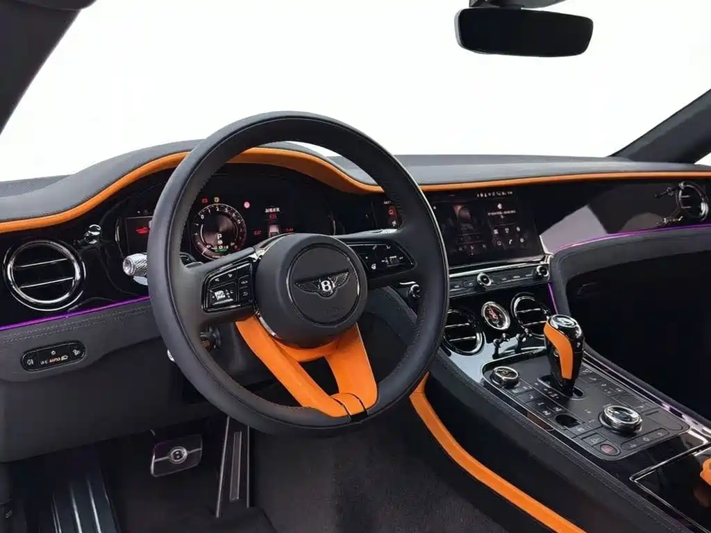 Bentley Continental Plug-In Hybrid 2025 — фото 7