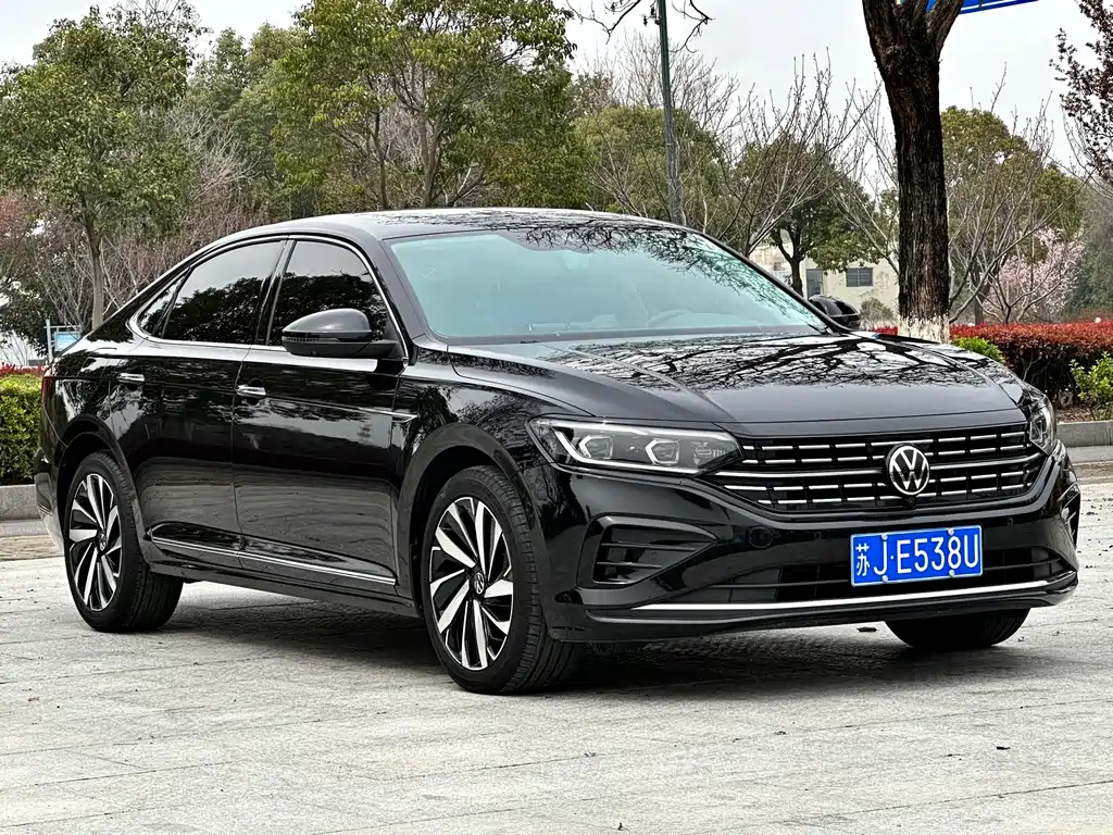 Volkswagen Passat 2024 — фото 3