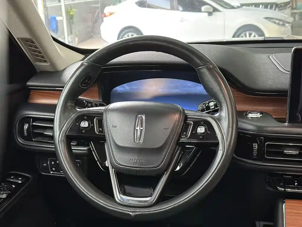 Lincoln Aviator 2020 — фото 16