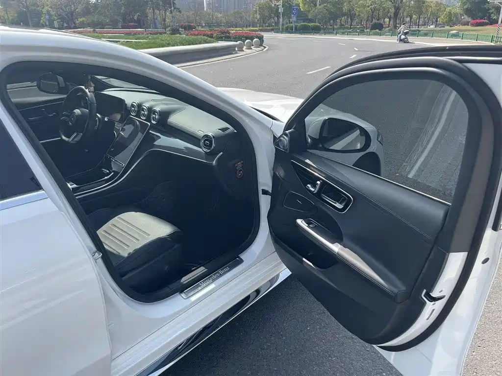 Mercedes-Benz C-Class 2022 — фото 14