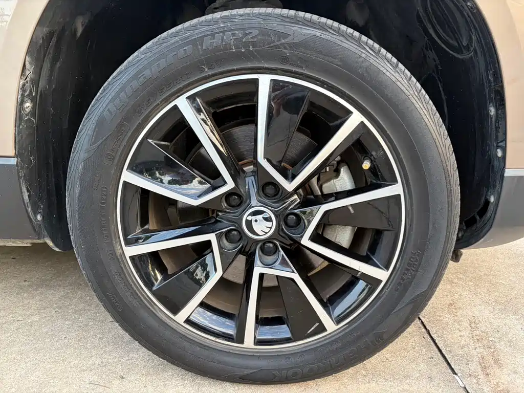 Skoda Karoq 2021 — фото 20