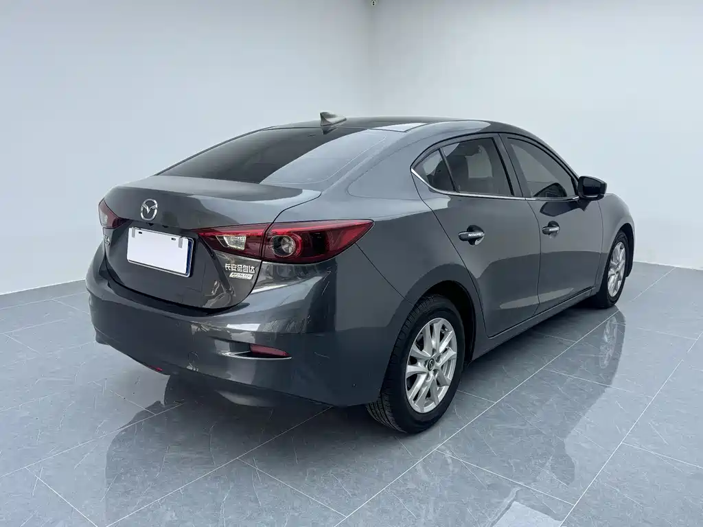 Mazda 3 Axela 2018 — фото 5