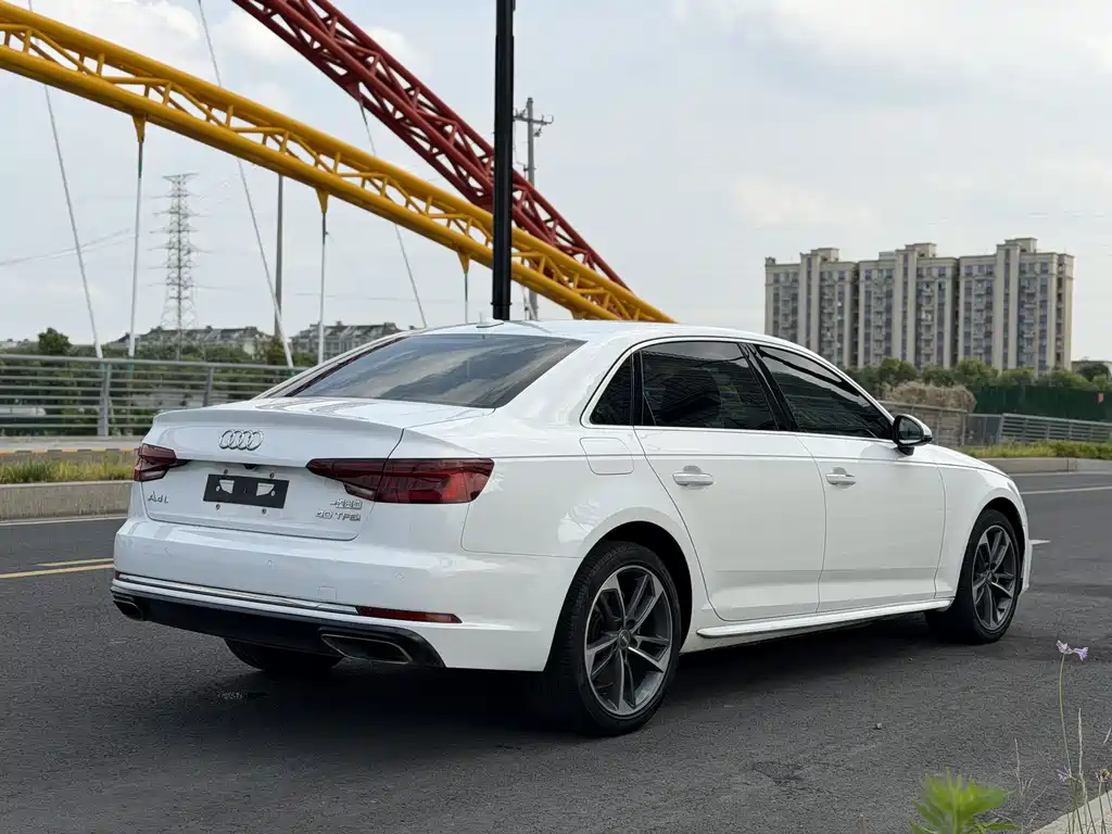 Audi A4L 2019 — фото 10