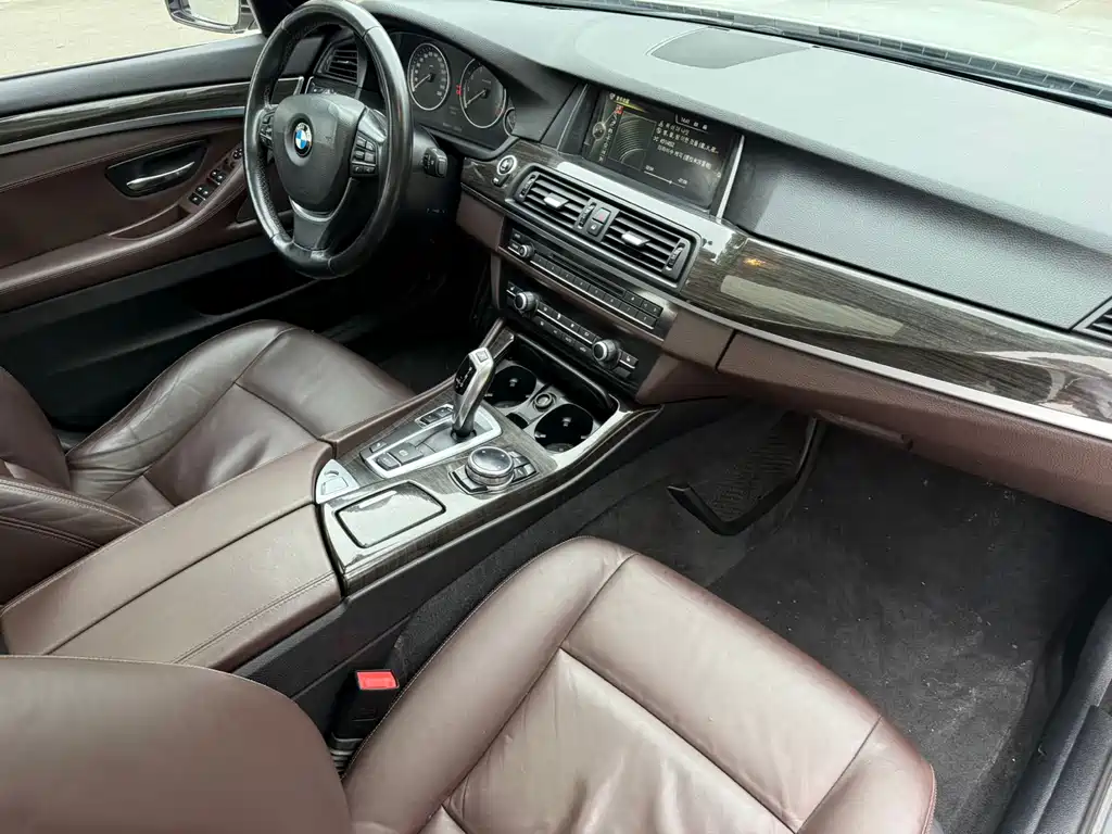 BMW 5 Series 2014 — фото 22
