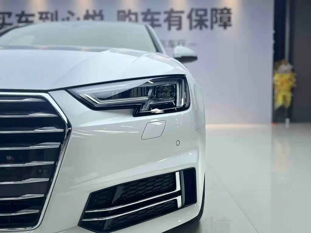 Audi A4L 2019 — фото 4