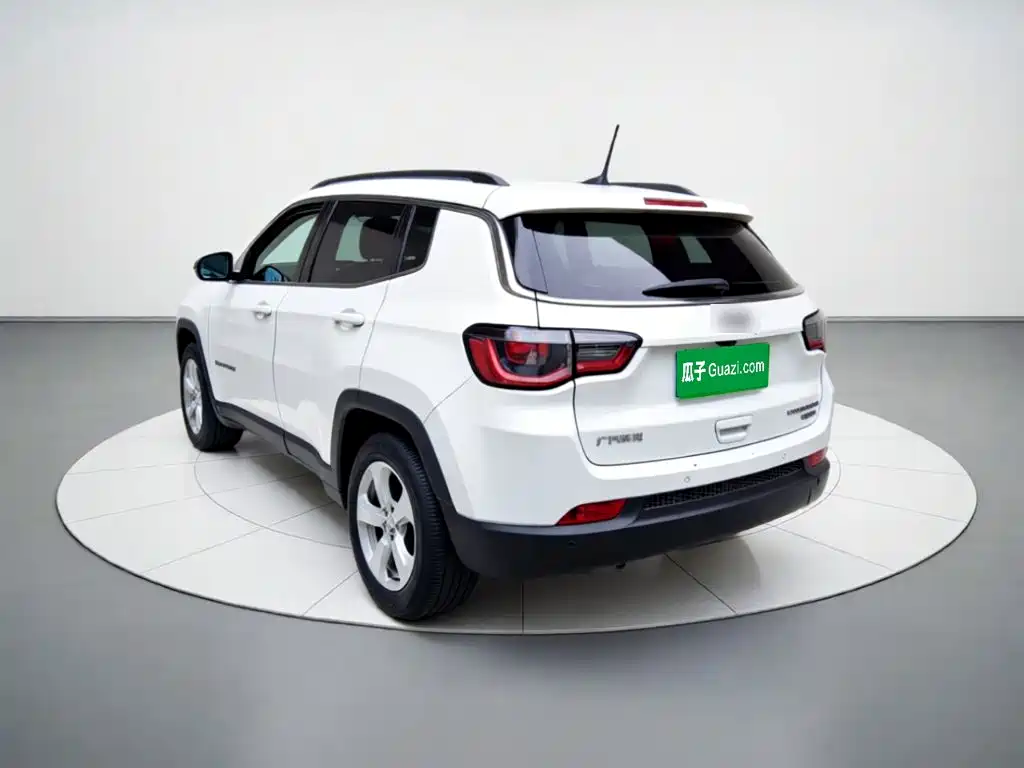 Jeep Compass 2017 — фото 4