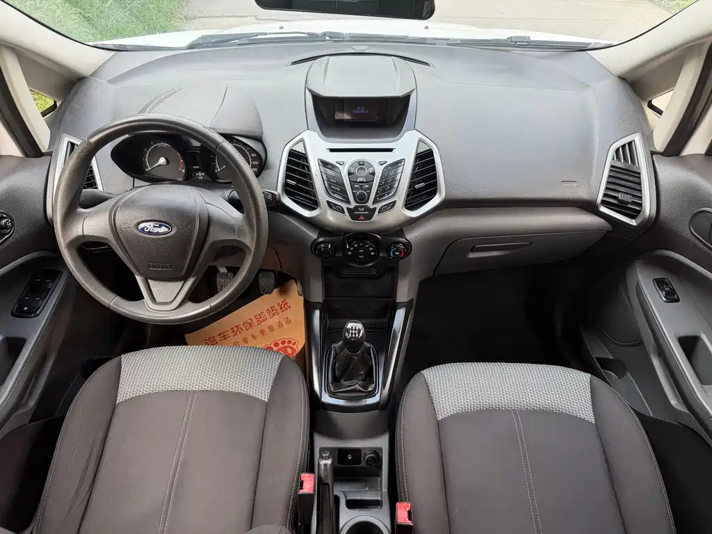 Ford EcoSport 2015 — фото 9