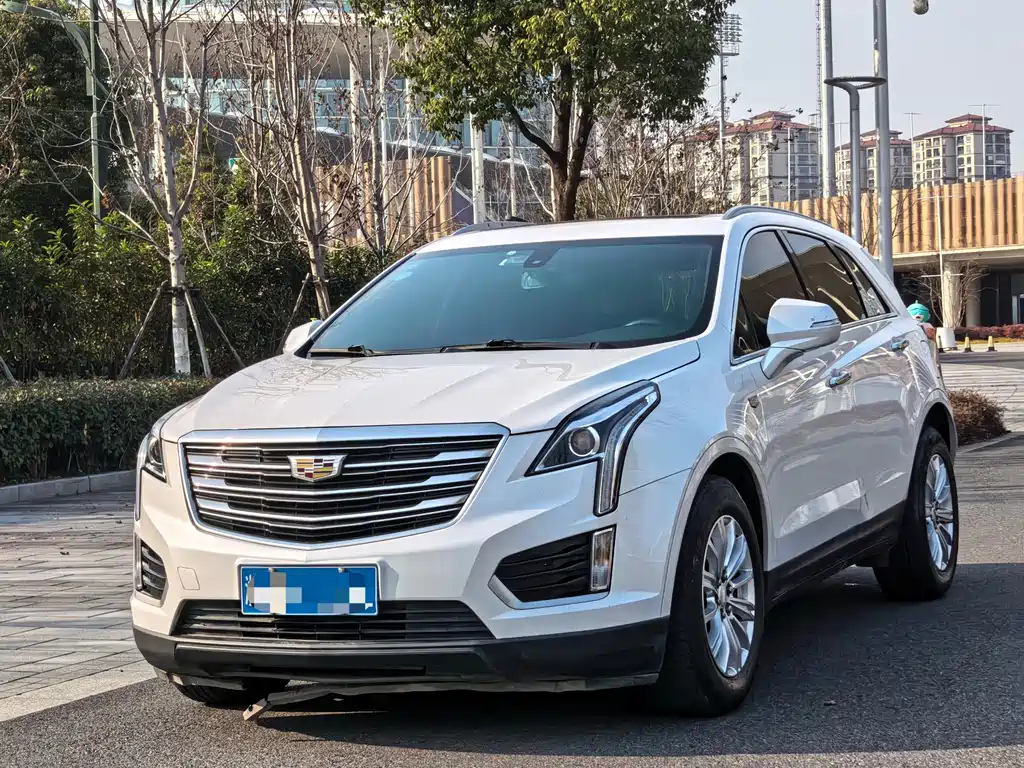 Cadillac XT5 2018 — фото 1