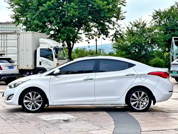 Hyundai Elantra Langdong 2015