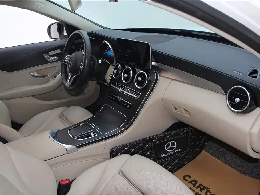 Mercedes-Benz C-Class 2019 — фото 21