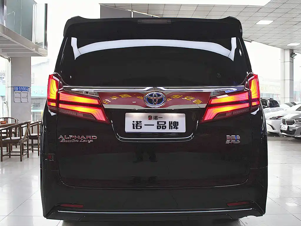 Toyota Alphard 2021 — фото 3