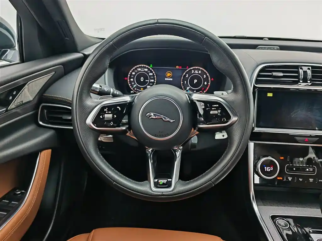 Jaguar XEL 2022 — фото 11