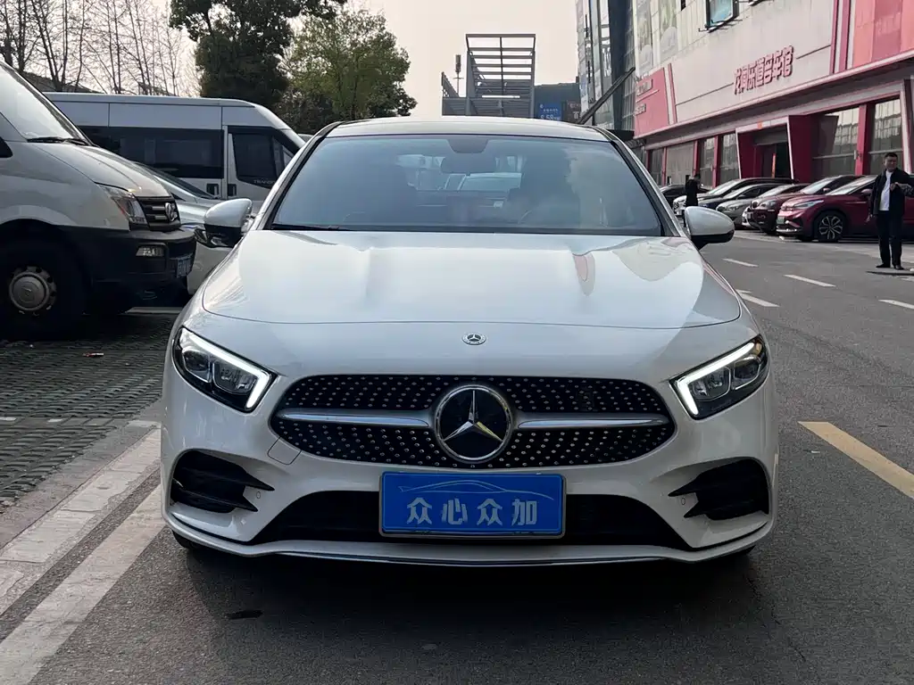 Mercedes-Benz A-Class 2023 — фото 2
