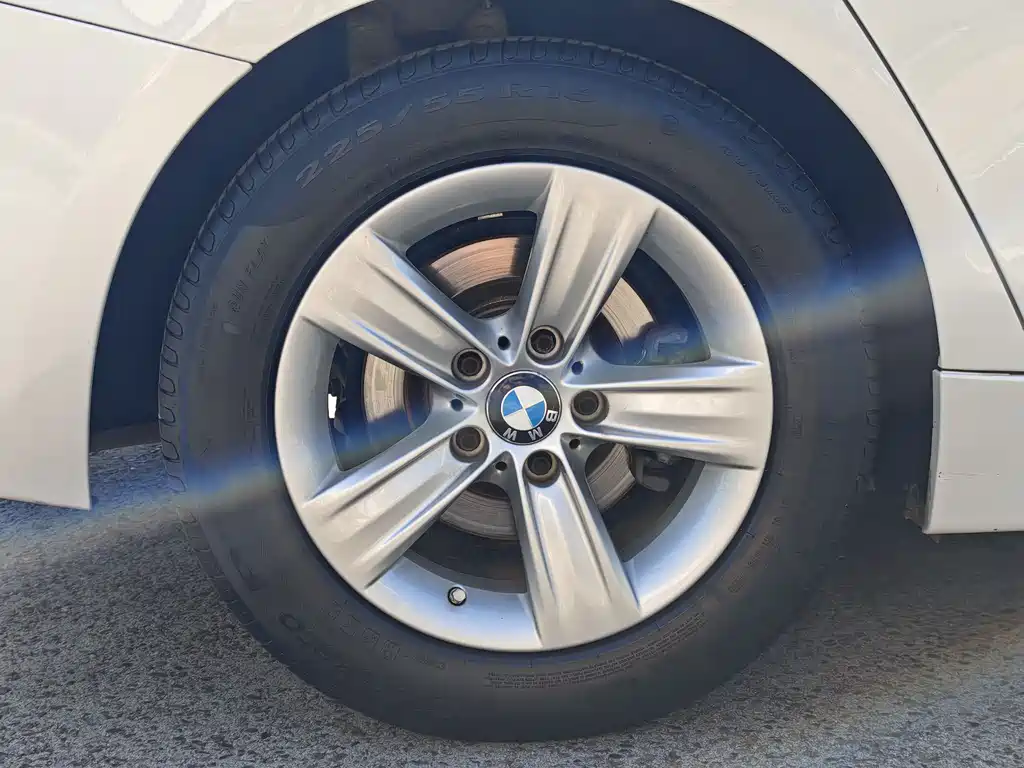 BMW 3 Series 2012 — фото 18