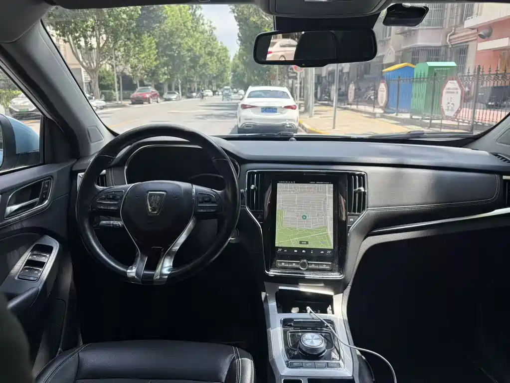 Roewe RX5 New Energy 2019 — фото 9