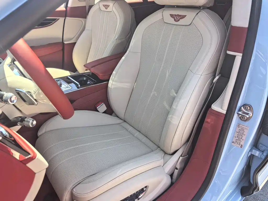 Bentley Flying Spur 2023 — фото 19