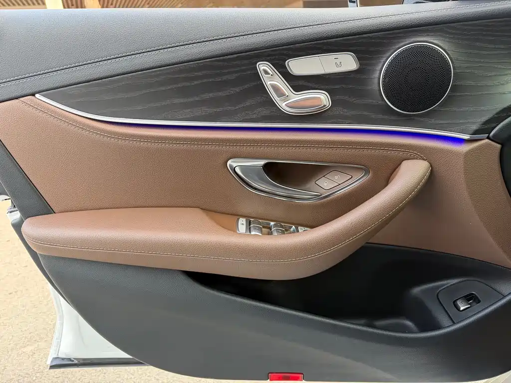 Mercedes-Benz E-Class 2019 — фото 11