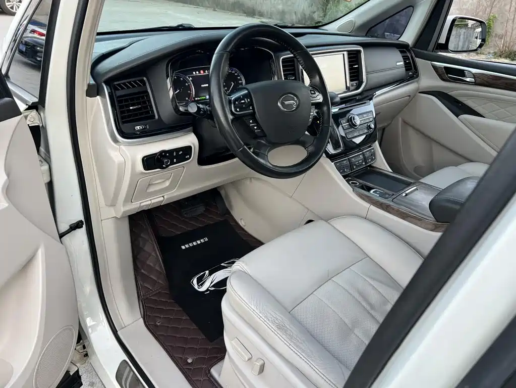 GAC Trumpchi M8 2018 — фото 7